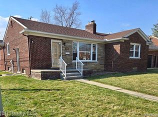 2726 Chelsea St, Trenton, MI 48183