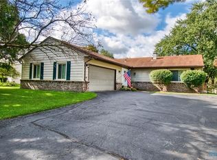 126 Pheasant Dr, Perrysburg, OH 43551