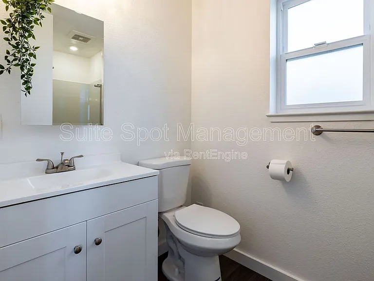 209 Madison Ave #B3 — Photo 3