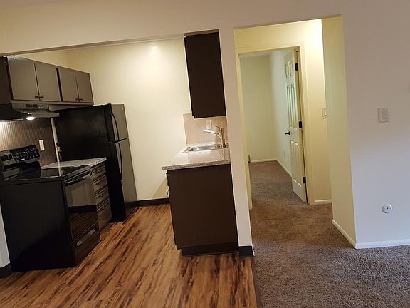 4th image of 60 Stevens St W APT 10
