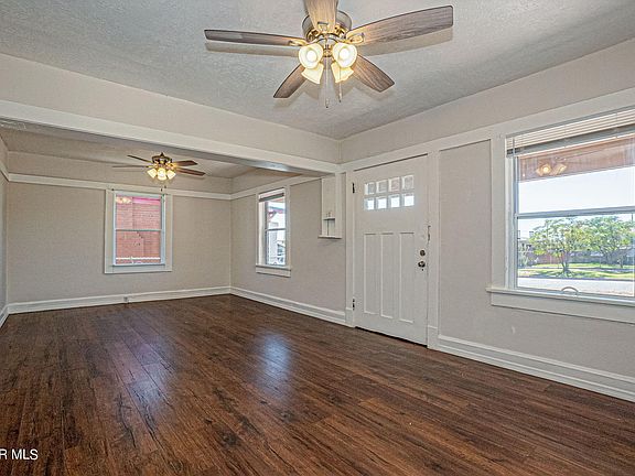 5th image of 3611 Mountain Ave