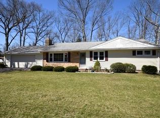 28 Squire Ln, Springfield, MA 01118