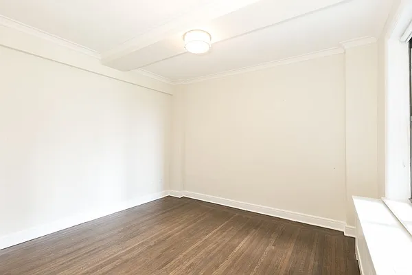 Rented by Stonehenge NYC LLC | media 8