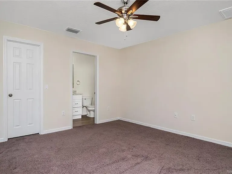 6022 E Tremont St — Photo 4