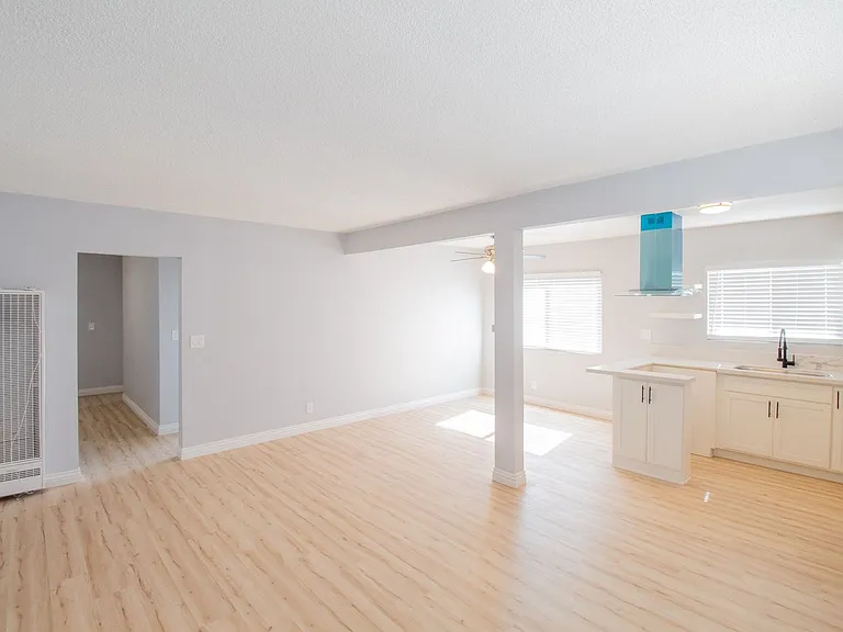 125 E. Spring — Photo 1