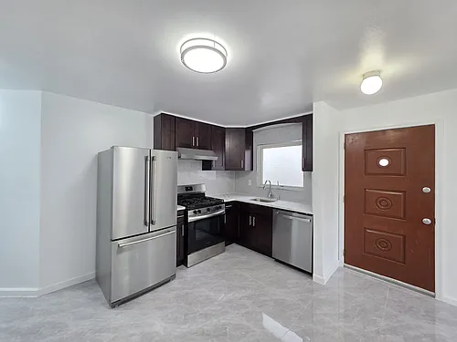 68 Cranford St Photo 1