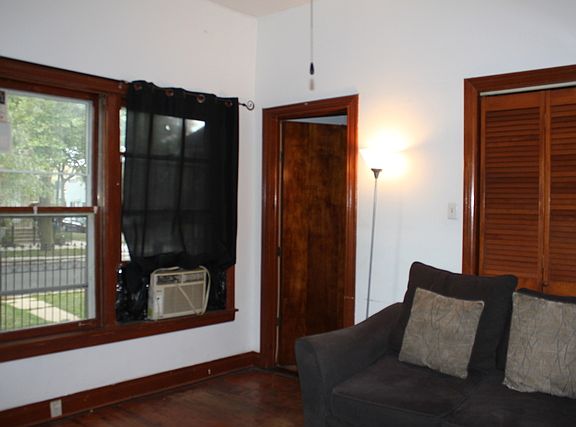 4th image of 3552 W Le Moyne St