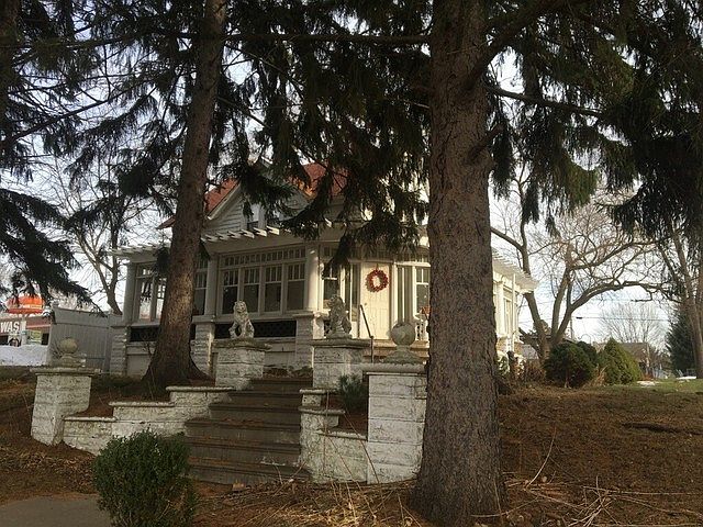 2nd image of 3117 Sheridan Rd
