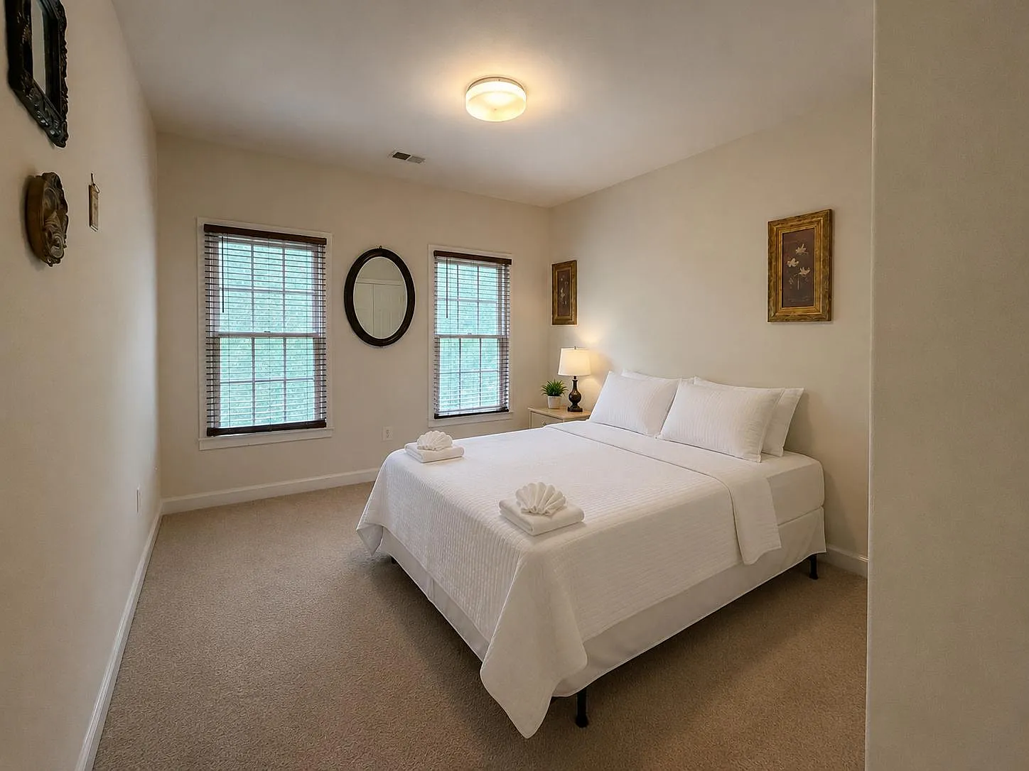 2 bed, 1.0 bath, 4624 sqft, $1,364 — Photo 1