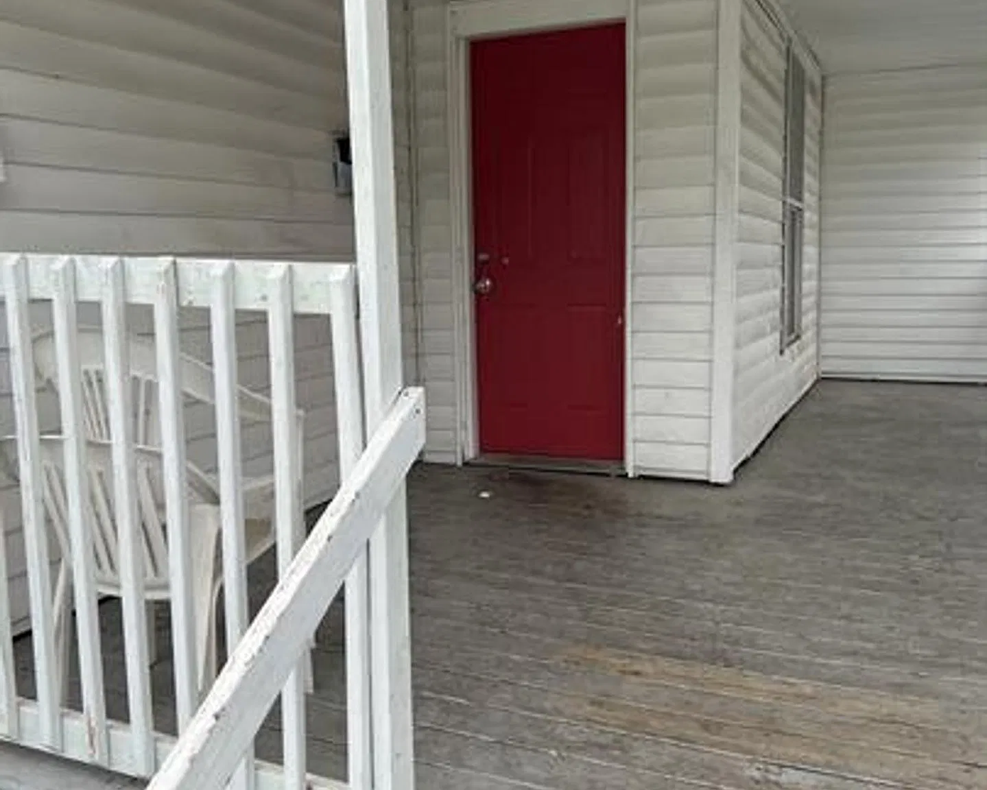 3 Bedroom 1 Bathroom Apartment — Photo 2