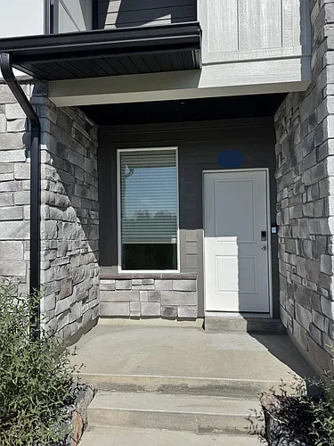 541 N 100 E Photo 1