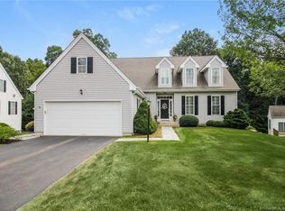 12 Kenington Rd #12, Avon, CT 06001