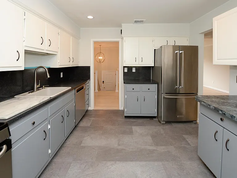 43 Spruce Ave — Photo 5