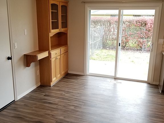 5th image of 3204 Columbine St