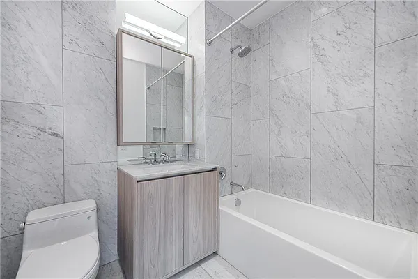 Rented by Luxury Apartments LIC | media 4