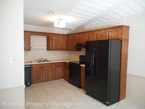 5th image of 836 Iredell St