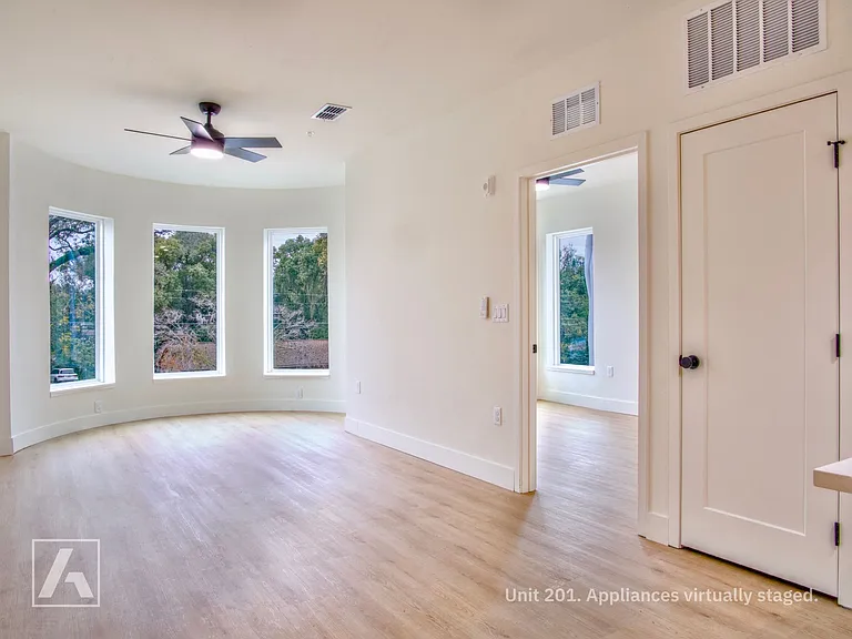 The Milk Stacks: Boutique Luxury Living in Downtown Orlando's Milk District — Photo 16