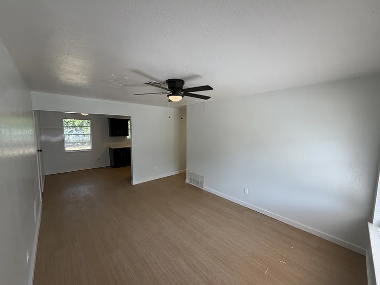 1204 McDonald Dr — Photo 5