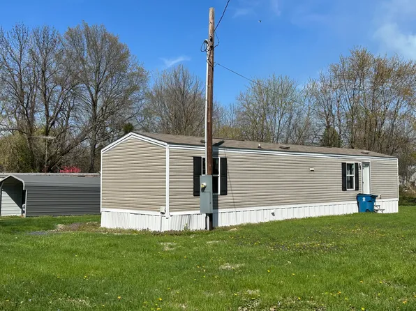 307 W Liberty St, West Salem, IL 62476