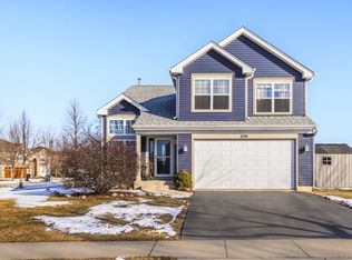 6701 Pine Ln, Carpentersville, IL 60110