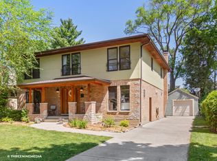 742 E Lincoln Ave, Libertyville, IL