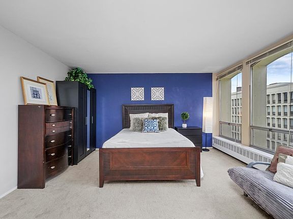 2nd image of 1440 E 55th St #927