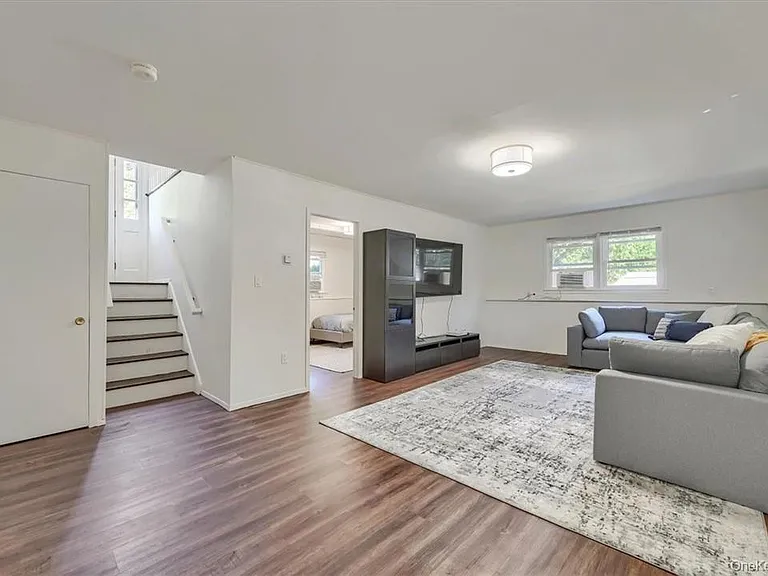 31 Gleason Dr — Photo 20