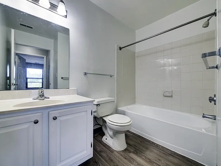 Boulder Pointe Apartments — Photo 7