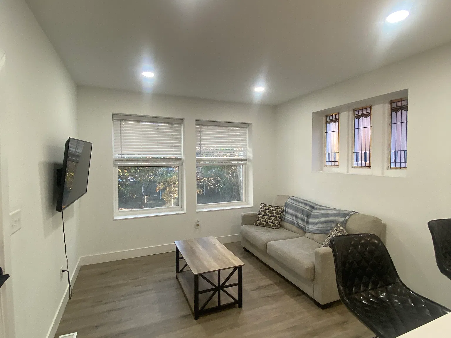 2 bed, 844 sqft, $1,600 — Photo 3