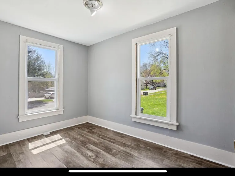 705 W 17th St — Photo 5