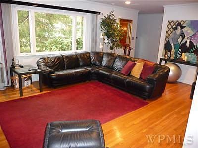 3rd image of 5 Birchwood Ln