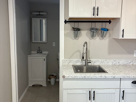 4th image of 2930 Idalia Ave #C