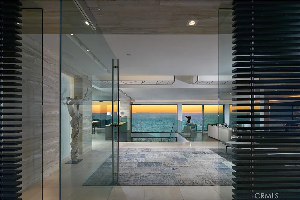 5 bed, 5.5 bath, 6135 sqft, $200,000 — Photo 4