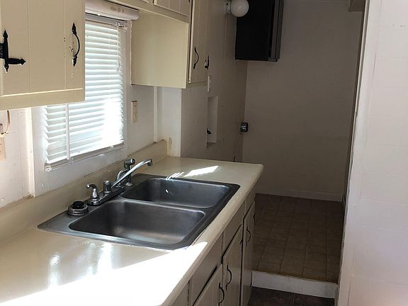2nd image of 2520 Propes Ave