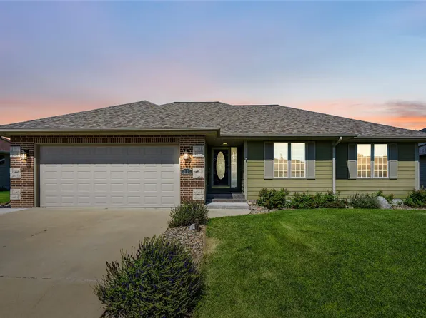 1124 12th Ave SE, Altoona, IA 50009