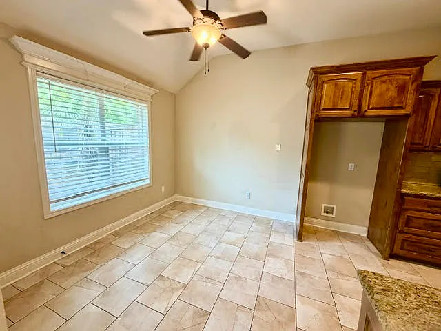 107 Falcon Way — Photo 3