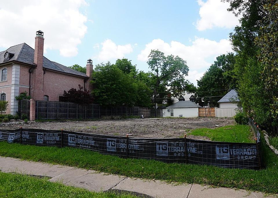 1st image of 4504 N Versailles Ave