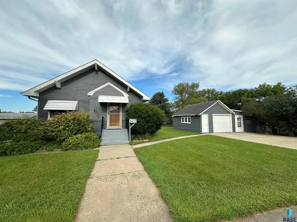 507 N 1st St, Beresford, SD 57004