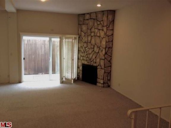 2nd image of 817 10th St Unit 103