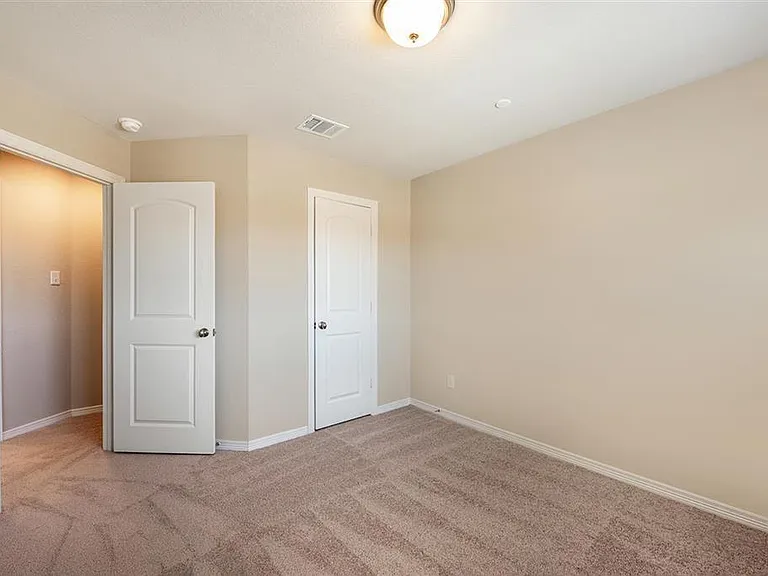 8016 Scanlan Trl — Photo 15