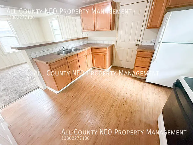 Charming 2bedroom, 1bath home in Akron! — Photo 2