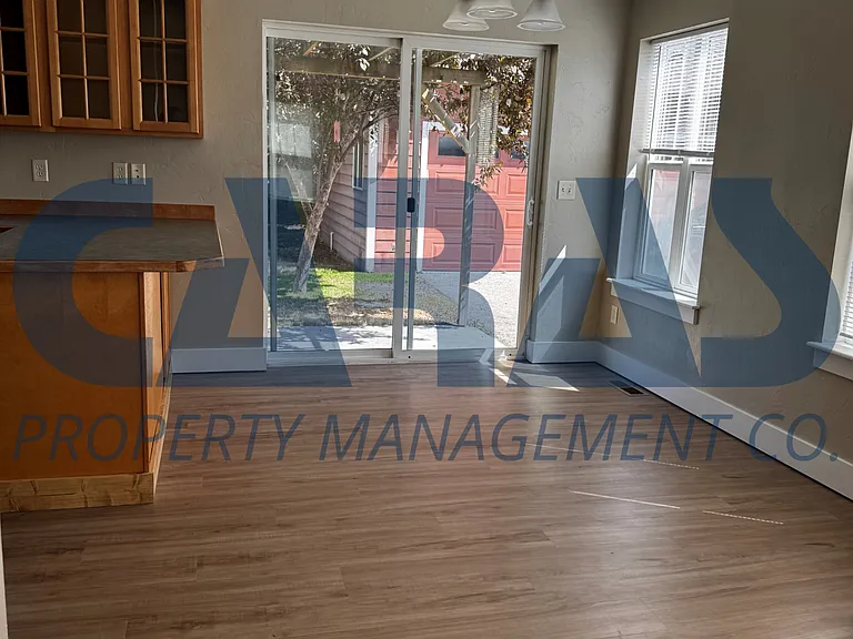 128 Snowberry St — Photo 8