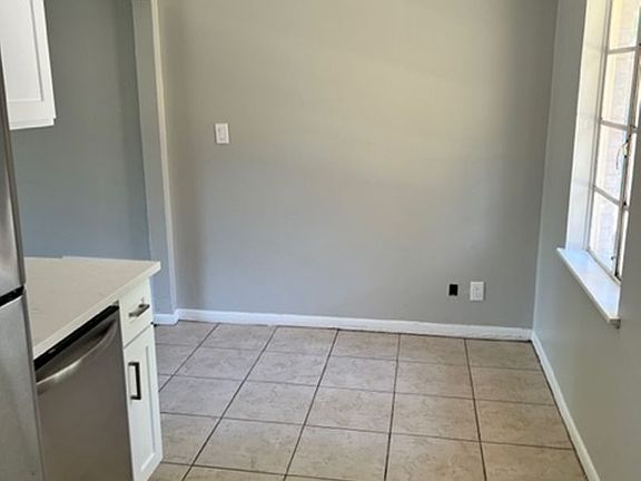 5th image of 300 Hammack Dr