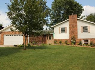 105 Darby Dr, Hurricane, WV 25526