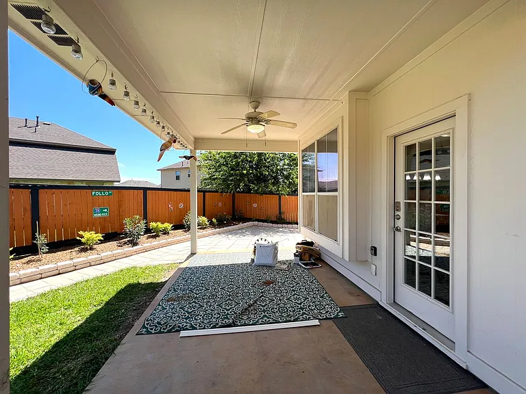 2106 Huxley Ln — Photo 28