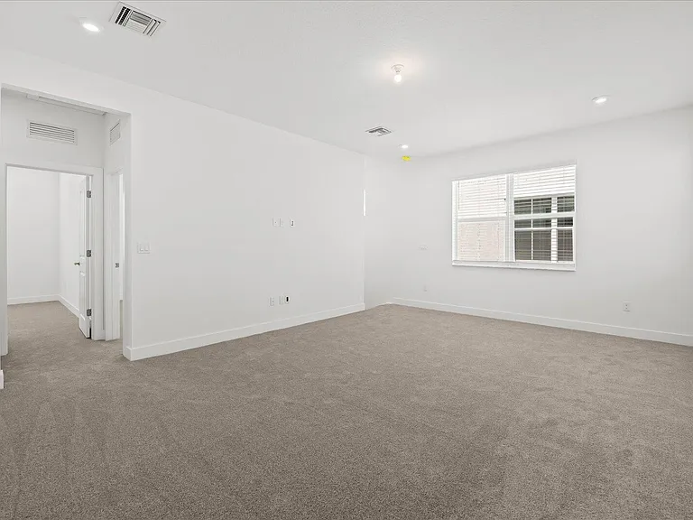 890 SW Newfield Pkwy — Photo 27