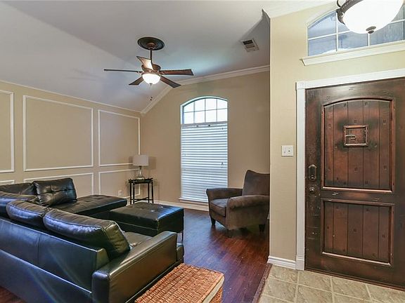 3rd image of 1 Whispering Bend Ct