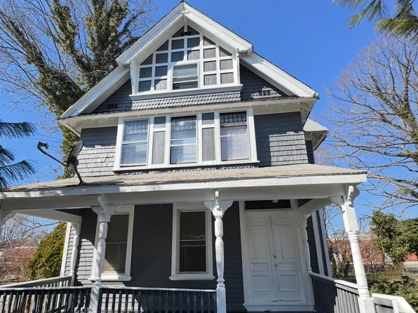 93 7th St, Salem, NJ 08079