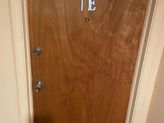 5th image of 6829 N Seeley Ave APT 1E