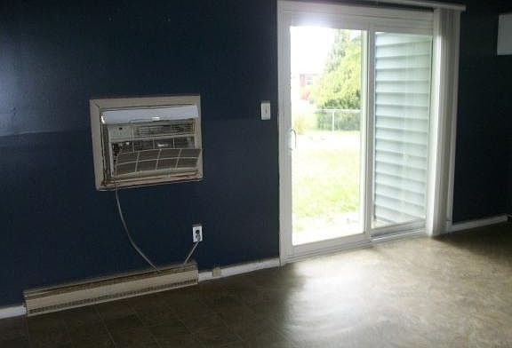 3rd image of 1339 Meadow Ln